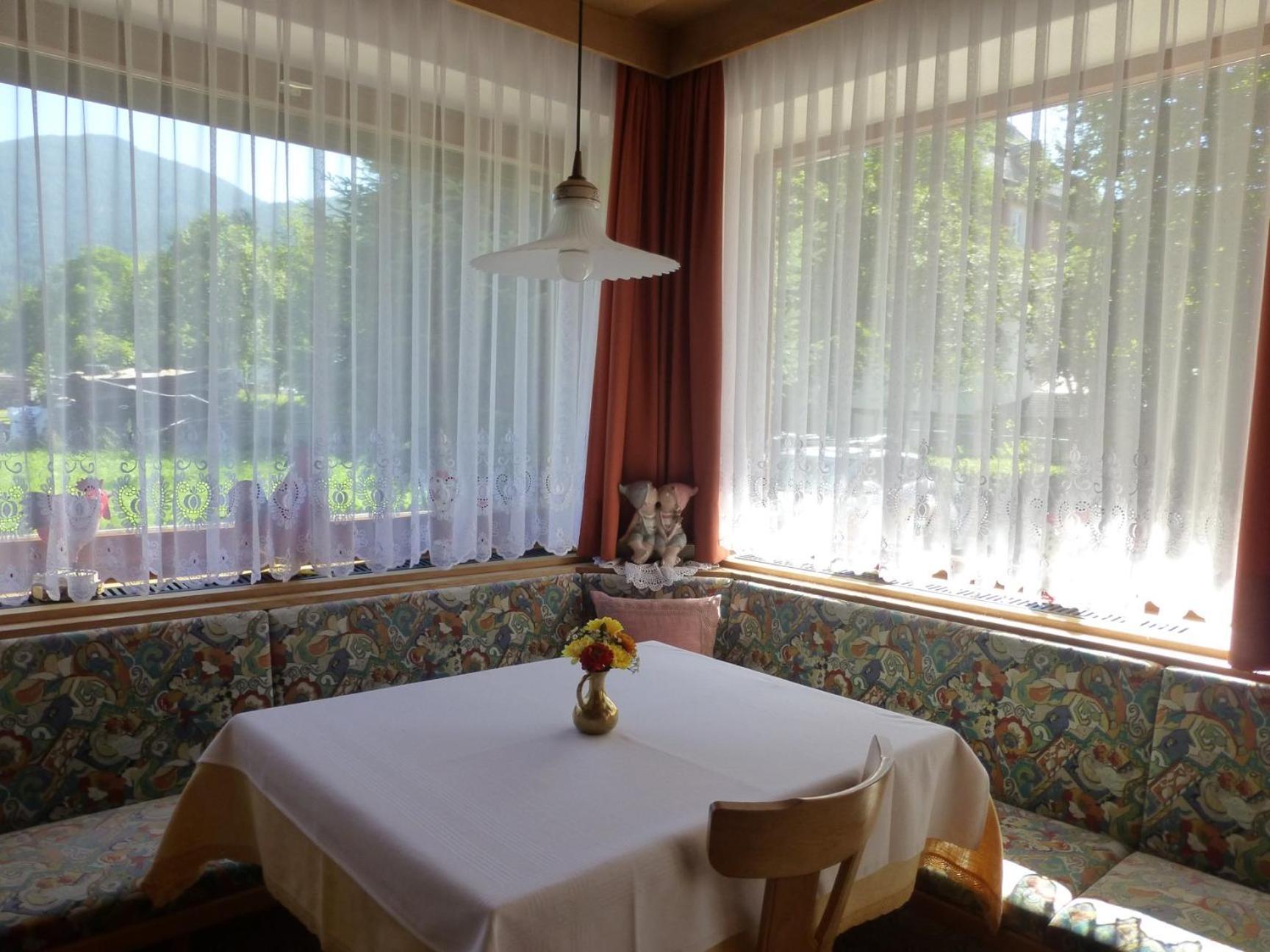 Garni Helfer Bed & Breakfast Dobbiaco Luaran gambar