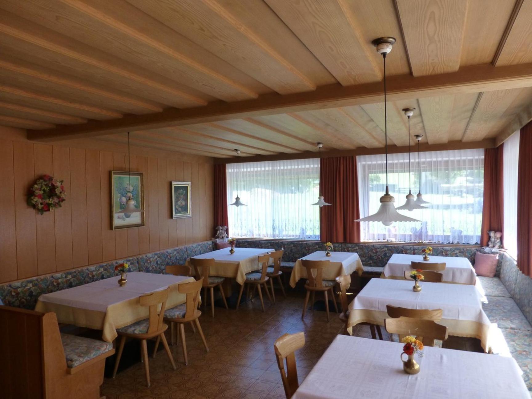 Garni Helfer Bed & Breakfast Dobbiaco Luaran gambar